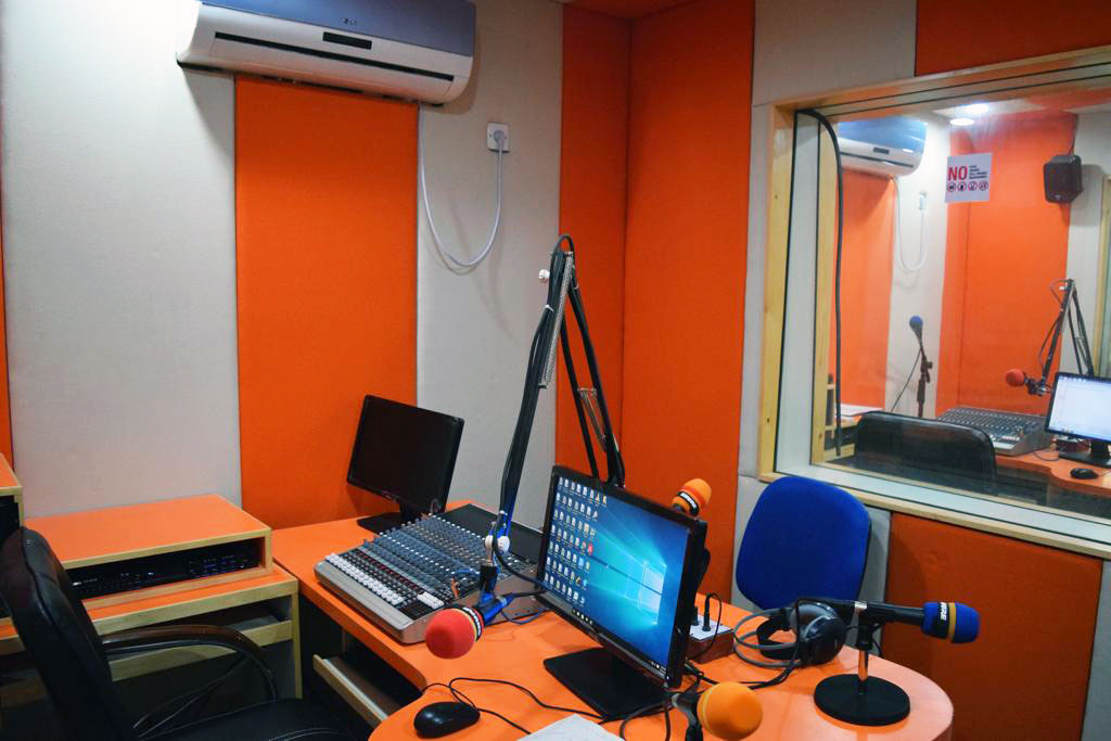 off%20air%20studio%20FM